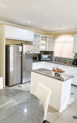 Casa para alugar com 420m², 5 quartos e 8 vagas