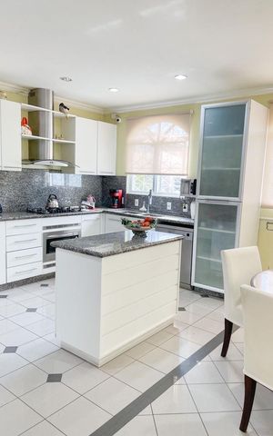 Casa para alugar com 420m², 5 quartos e 8 vagas