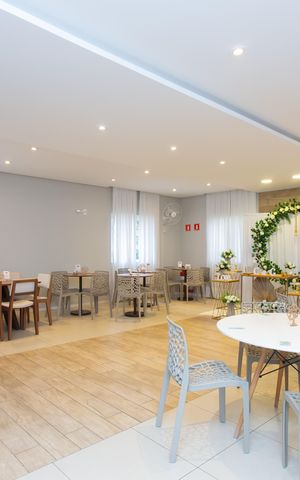 Apartamento para alugar com 42m², 2 quartos e sem vaga Apartamento para alugar com 42m², 2 quartos e sem vagaÁrea comum - Salão de Festas