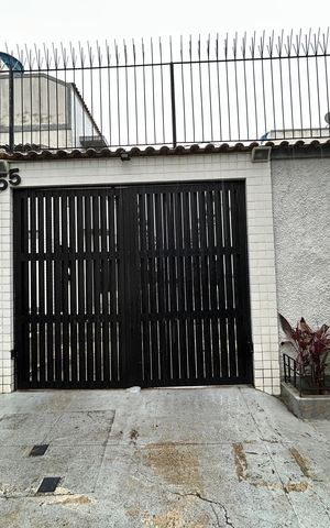 Casa à venda com 124m², 2 quartos e 1 vagaFachada
