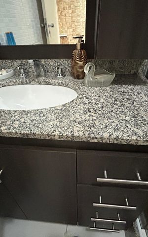 Casa à venda com 124m², 2 quartos e 1 vagaBanheiro 2