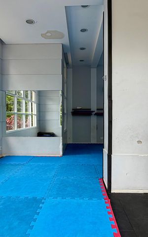 Apartamento à venda com 231m², 3 quartos e 3 vagas Apartamento à venda com 231m², 3 quartos e 3 vagasÁrea comum - sala de luta