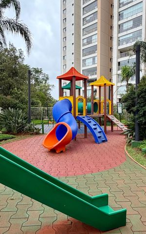 Apartamento à venda com 231m², 3 quartos e 3 vagas Apartamento à venda com 231m², 3 quartos e 3 vagasÁrea comum - Playground