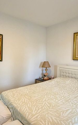 Apartamento à venda com 231m², 3 quartos e 3 vagas Apartamento à venda com 231m², 3 quartos e 3 vagasQuarto 1