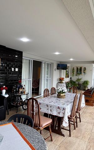 Apartamento à venda com 231m², 3 quartos e 3 vagas Apartamento à venda com 231m², 3 quartos e 3 vagasVaranda 5