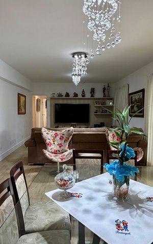 Apartamento à venda com 231m², 3 quartos e 3 vagas Apartamento à venda com 231m², 3 quartos e 3 vagasSala 1