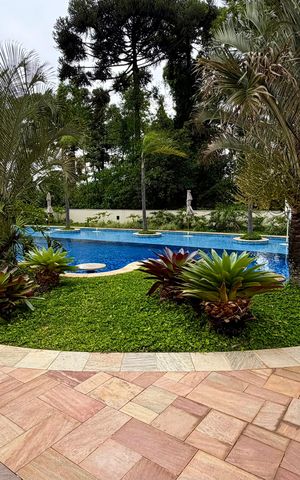 Apartamento à venda com 231m², 3 quartos e 3 vagas Apartamento à venda com 231m², 3 quartos e 3 vagasÁrea comum - Piscina