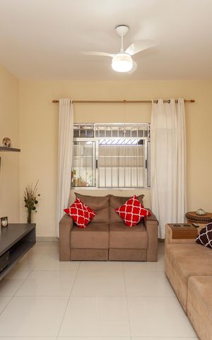 Casa à venda com 160m², 3 quartos e 2 vagasSala