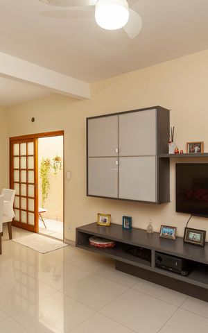 Casa à venda com 160m², 3 quartos e 2 vagasSala