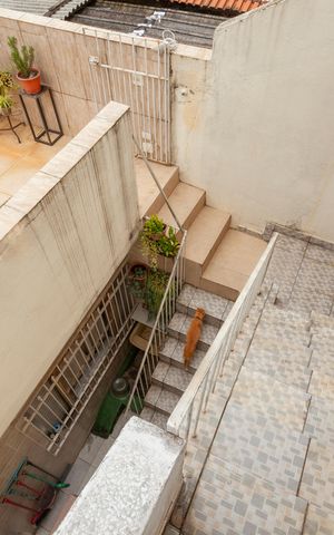 Casa à venda com 160m², 3 quartos e 2 vagasEscada Área de Serviço