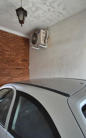 Casa à venda com 226m², 3 quartos e 3 vagas Casa à venda com 226m², 3 quartos e 3 vagasGaragem