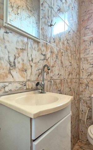Casa à venda com 226m², 3 quartos e 3 vagas Casa à venda com 226m², 3 quartos e 3 vagasBanheiro Masculino