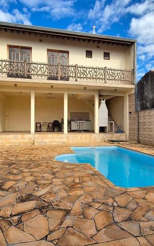 Casa à venda com 226m², 3 quartos e 3 vagas Casa à venda com 226m², 3 quartos e 3 vagasVista do Quarto 2