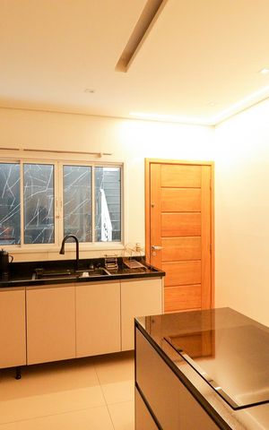 Casa à venda com 150m², 3 quartos e 4 vagas Casa à venda com 150m², 3 quartos e 4 vagasCozinha