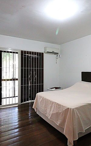 Casa à venda com 262m², 3 quartos e 6 vagasSuíte