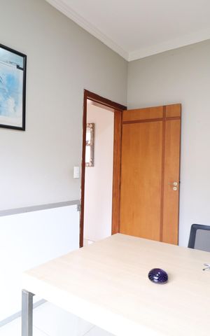 Casa para alugar com 390m², 3 quartos e 2 vagasEscritório
