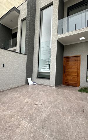 Casa à venda com 137m², 3 quartos e 2 vagas Casa à venda com 137m², 3 quartos e 2 vagasGaragem