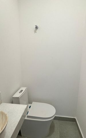 Casa à venda com 137m², 3 quartos e 2 vagas Casa à venda com 137m², 3 quartos e 2 vagasLavabo
