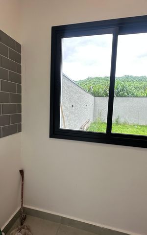 Casa à venda com 137m², 3 quartos e 2 vagas Casa à venda com 137m², 3 quartos e 2 vagasÁrea de Serviço