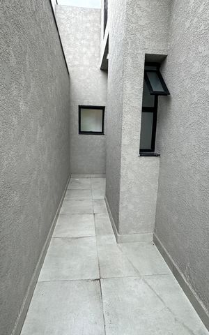 Casa à venda com 137m², 3 quartos e 2 vagas Casa à venda com 137m², 3 quartos e 2 vagasVaranda