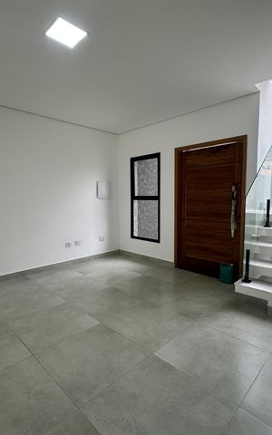 Casa à venda com 137m², 3 quartos e 2 vagas Casa à venda com 137m², 3 quartos e 2 vagasSala