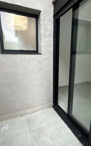 Casa à venda com 137m², 3 quartos e 2 vagas Casa à venda com 137m², 3 quartos e 2 vagasVaranda