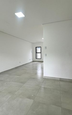 Casa à venda com 137m², 3 quartos e 2 vagas Casa à venda com 137m², 3 quartos e 2 vagasCozinha