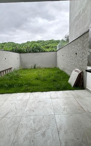 Casa à venda com 137m², 3 quartos e 2 vagas Casa à venda com 137m², 3 quartos e 2 vagasQuintal