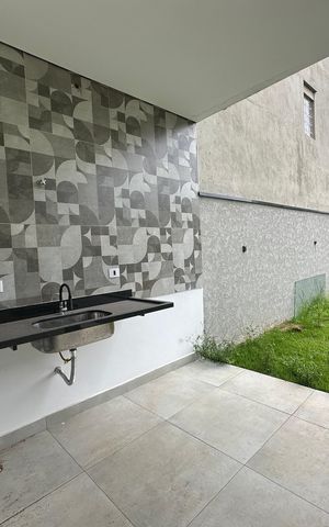 Casa à venda com 137m², 3 quartos e 2 vagas Casa à venda com 137m², 3 quartos e 2 vagasQuintal