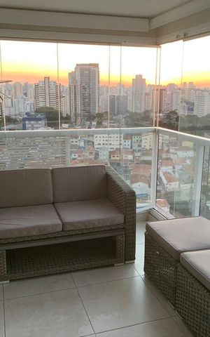 Apartamento à venda com 65m², 2 quartos e 1 vaga Apartamento à venda com 65m², 2 quartos e 1 vagaVaranda