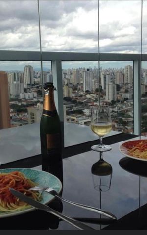 Apartamento à venda com 65m², 2 quartos e 1 vaga Apartamento à venda com 65m², 2 quartos e 1 vagaVaranda