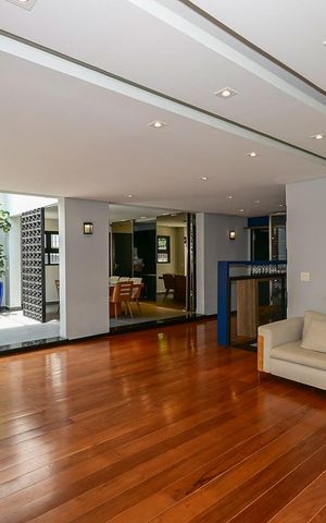 Casa à venda com 450m², 4 quartos e 4 vagasSala