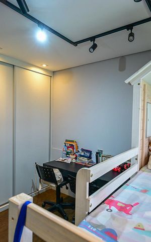 Casa à venda com 450m², 4 quartos e 4 vagasSuíte 2