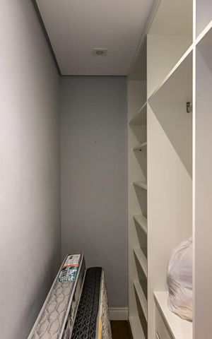 Casa à venda com 450m², 4 quartos e 4 vagasArmário da Suíte 4