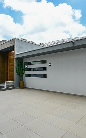Casa à venda com 450m², 4 quartos e 4 vagasFachada