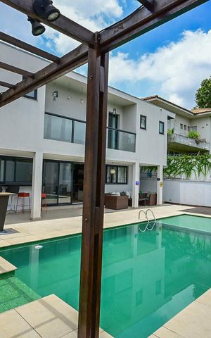 Casa à venda com 450m², 4 quartos e 4 vagasÁrea comum