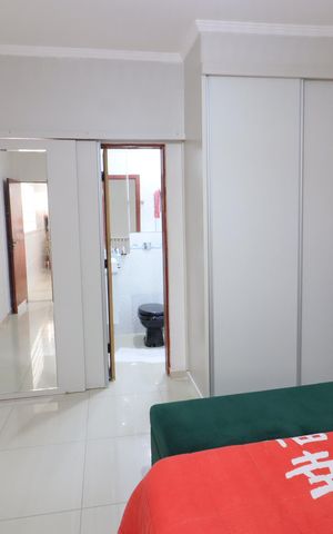 Casa à venda com 180m², 2 quartos e 5 vagasSuíte 1