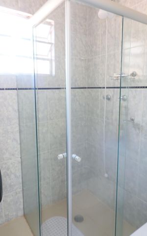 Casa à venda com 180m², 2 quartos e 5 vagasBanheiro da Suíte 2