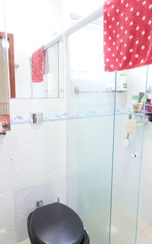 Casa à venda com 180m², 2 quartos e 5 vagasBanheiro da Suíte 1