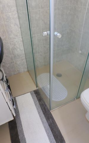 Casa à venda com 180m², 2 quartos e 5 vagasBanheiro da Suíte 2