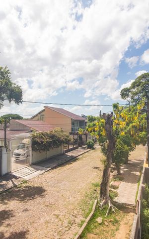 Casa à venda com 300m², 3 quartos e 1 vaga Casa à venda com 300m², 3 quartos e 1 vagaVista