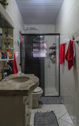 Casa à venda com 113m², 2 quartos e 1 vaga Casa à venda com 113m², 2 quartos e 1 vagaBanheiro