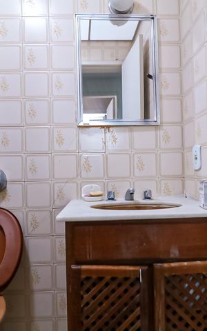 Apartamento à venda com 77m², 2 quartos e 1 vaga Apartamento à venda com 77m², 2 quartos e 1 vagaBanheiro Social
