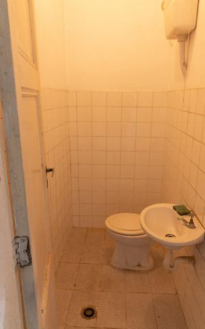 Casa para alugar com 190m², 3 quartos e 6 vagas Casa para alugar com 190m², 3 quartos e 6 vagasBanheiro da garagem