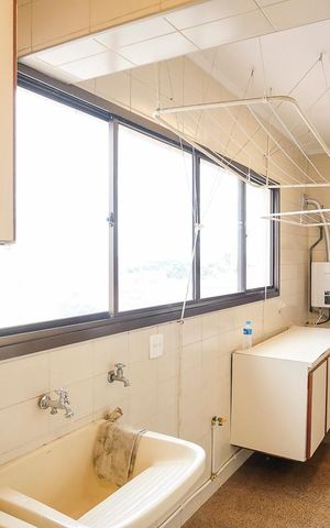 Apartamento para alugar com 196m², 4 quartos e 4 vagasÁrea de serviço