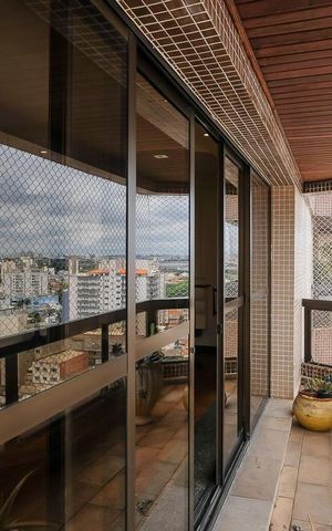 Apartamento para alugar com 196m², 4 quartos e 4 vagasVaranda