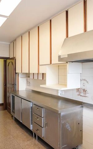 Apartamento para alugar com 196m², 4 quartos e 4 vagasCozinha