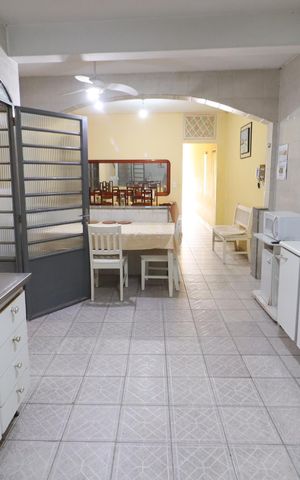 Casa à venda com 211m², 4 quartos e 2 vagasCozinha
