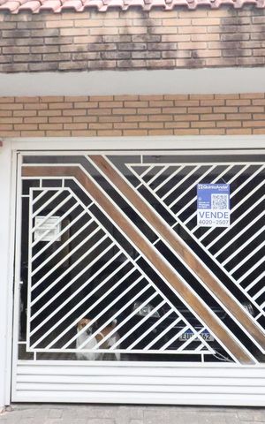 Casa à venda com 211m², 4 quartos e 2 vagasFachada