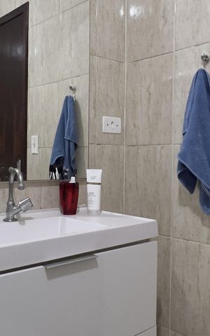 Casa à venda com 150m², 3 quartos e 2 vagas Casa à venda com 150m², 3 quartos e 2 vagasBanheiro 2